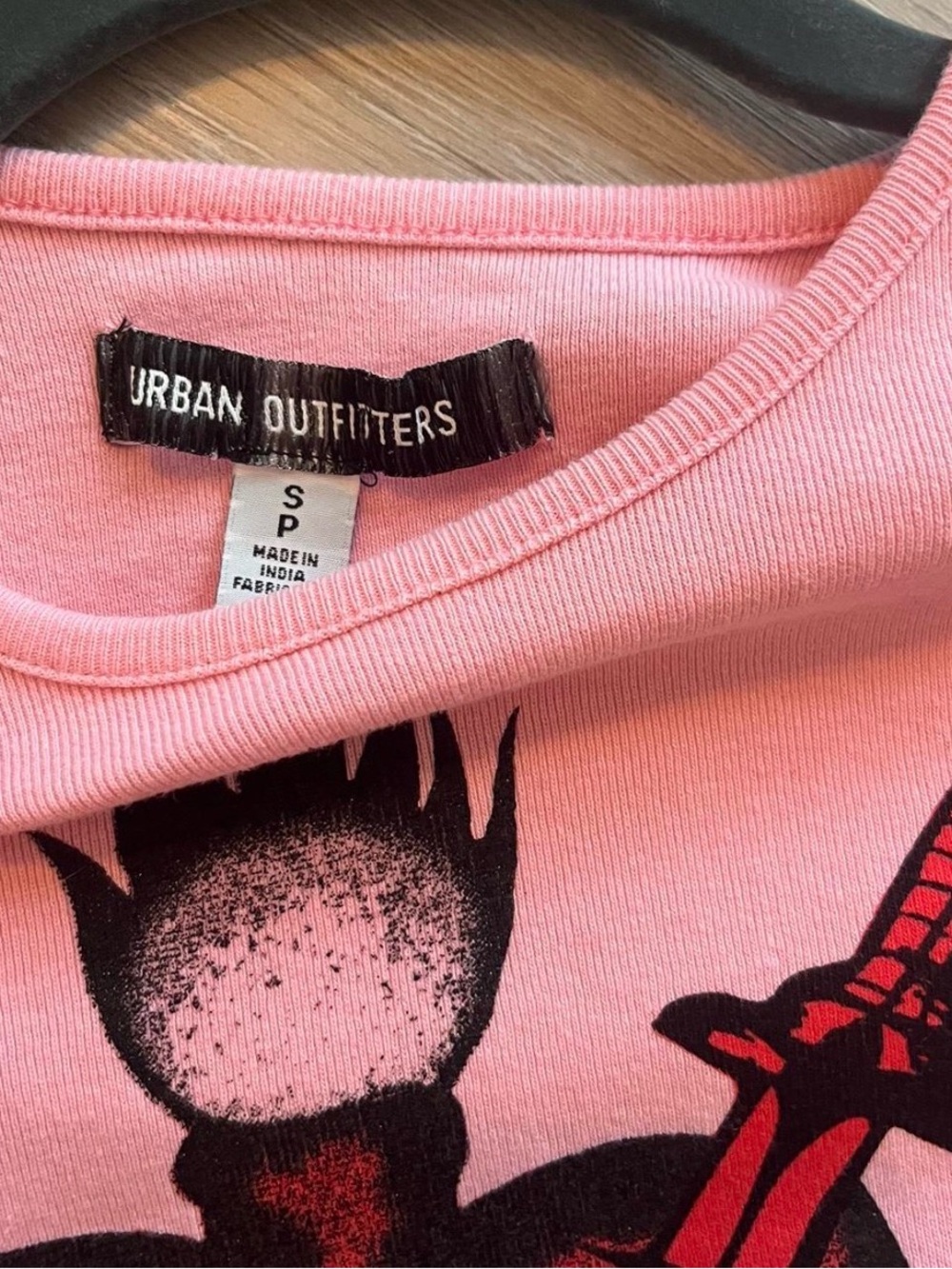 Urban Outiftters pink + red graphic heart tee - Picture 4 of 4
